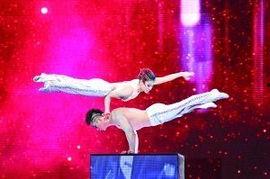 冰与火 背景 春晚,春意盎然——春晚盛宴背后的奇幻之旅